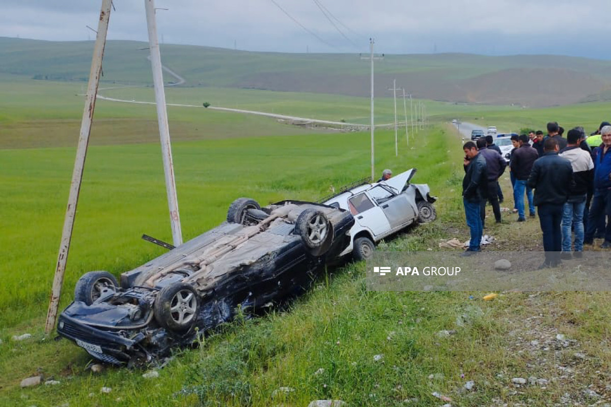 Şamaxıda 2 maşın toqquşub, 5 nəfər xəsarət alıb - FOTO 