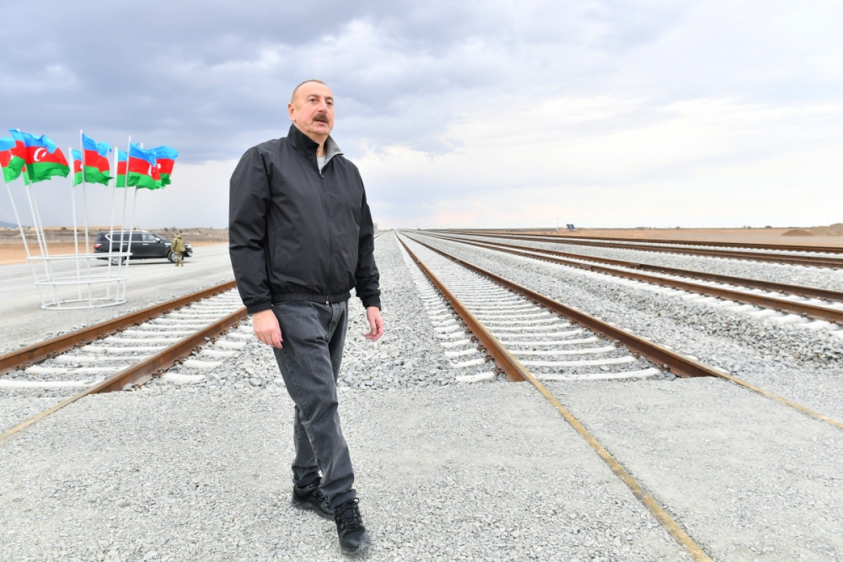 Prezident İlham Əliyev Bərdə-Ağdam dəmir yolu xəttinin tikintisi ilə tanış olub - YENİLƏNİB 