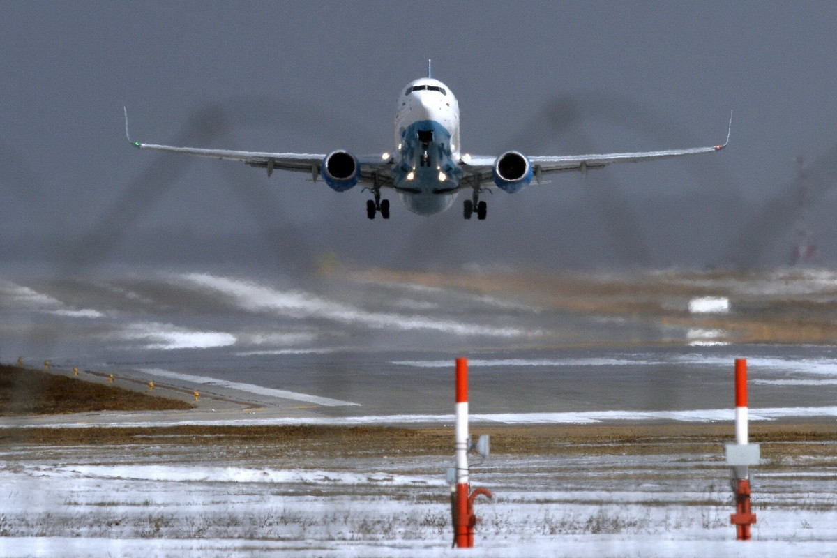Самолет Стамбул-Москва совершил вынужденную посадку в Сочи