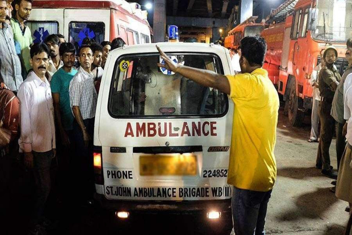 At least 11 killed in India car-truck collision