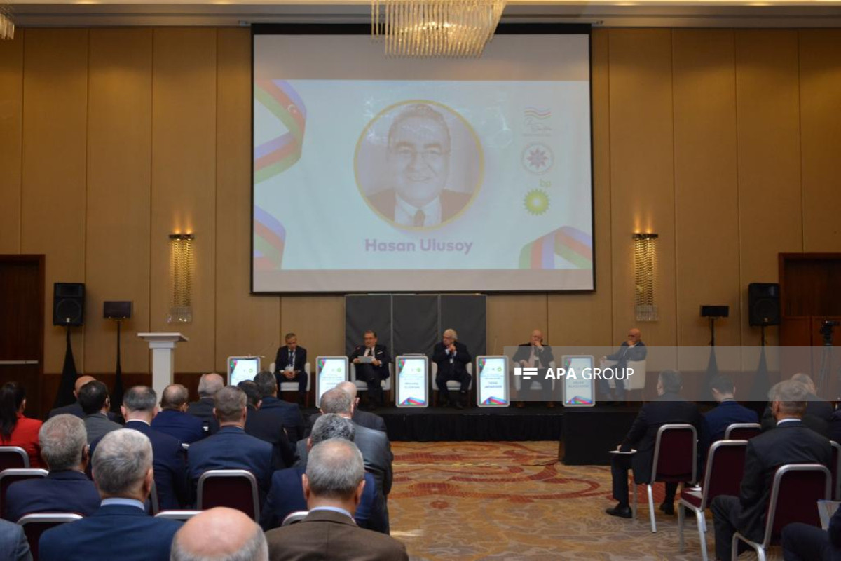Bakıda beynəlxalq konfransda Heydər Əliyevin çoxvektorlu xarici siyasəti müzakirə olunub - FOTO 
