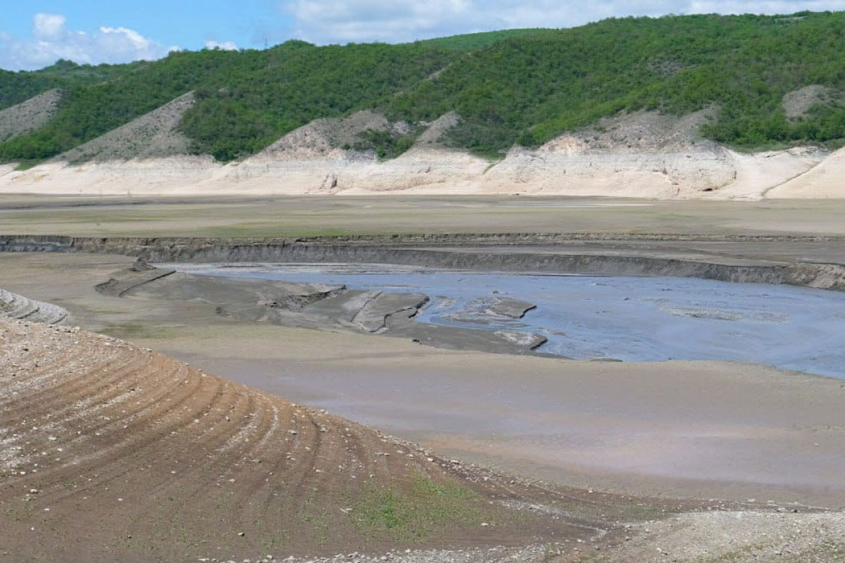Экологическая катастрофа на Сарсангском водохранилище: Сепаратисты осушают водоем - ВИДЕО 