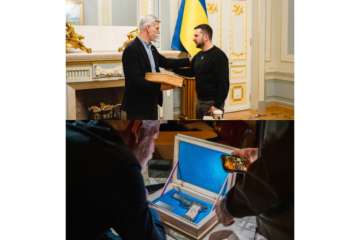 Czech President presented Zelensky with pistol -PHOTO 