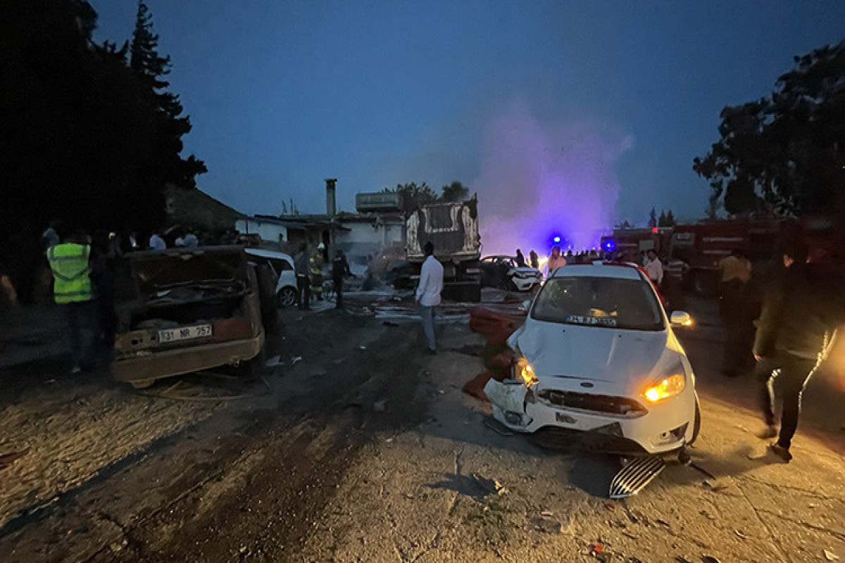 В Турции в автокатастрофе погибли 12 человек-ФОТО -ВИДЕО 