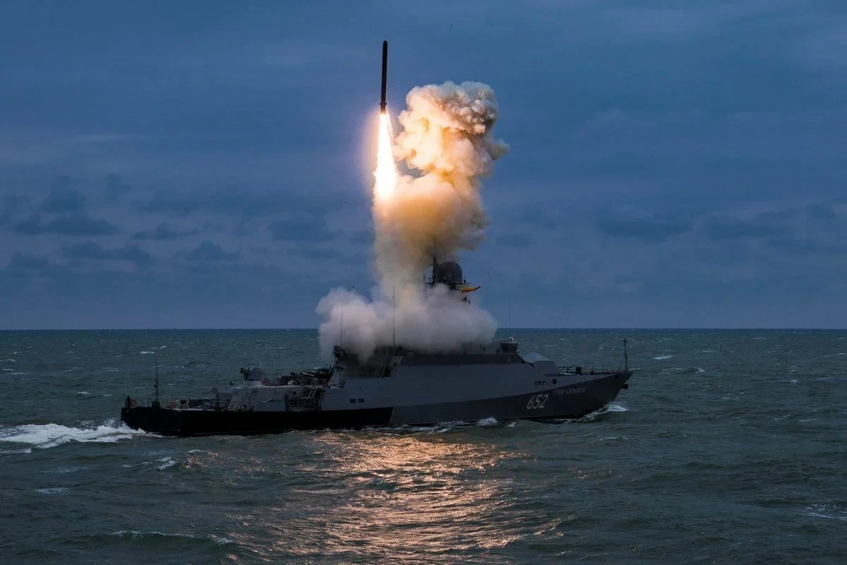 Россияне вывели ракетоносители в Черное море