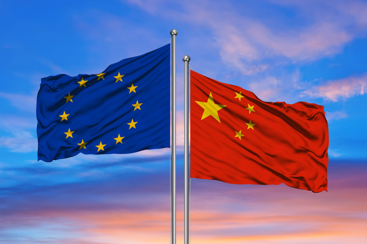 ЕС хочет впервые ввести санкции против фирм Китая за поставки техоборудования в Россию