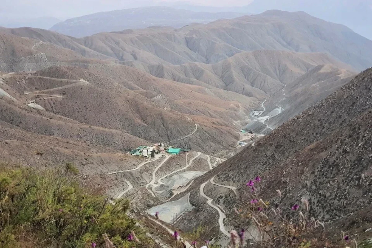 Fire in gold mine kills at least 27, Peruvian officials say