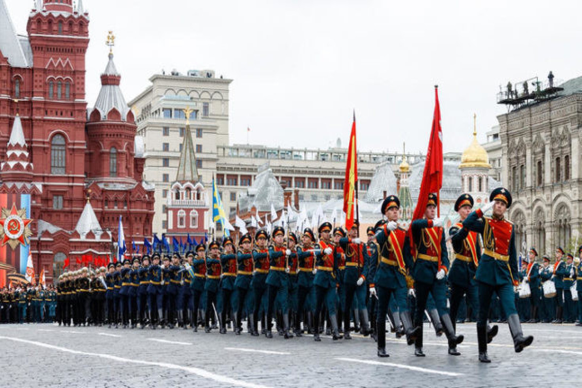 Президент Узбекистана примет участие в Параде Победы в Москве