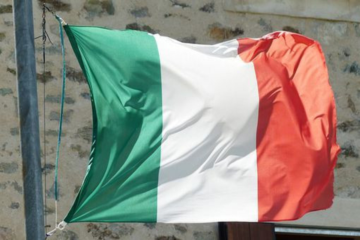 Посольство Италии призвало граждан отказаться от поездок в Украину