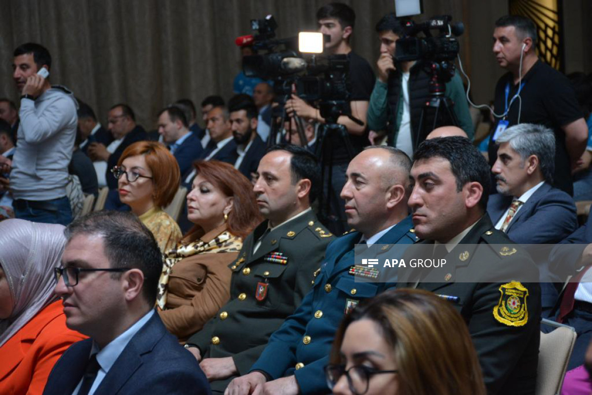 Heydər Əliyevin 100 illik yubileyinə həsr olunmuş konfrans keçirilib - FOTO 