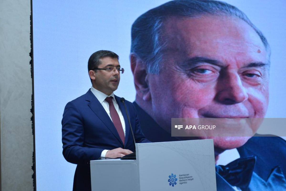 Heydər Əliyevin 100 illik yubileyinə həsr olunmuş konfrans keçirilib - FOTO 