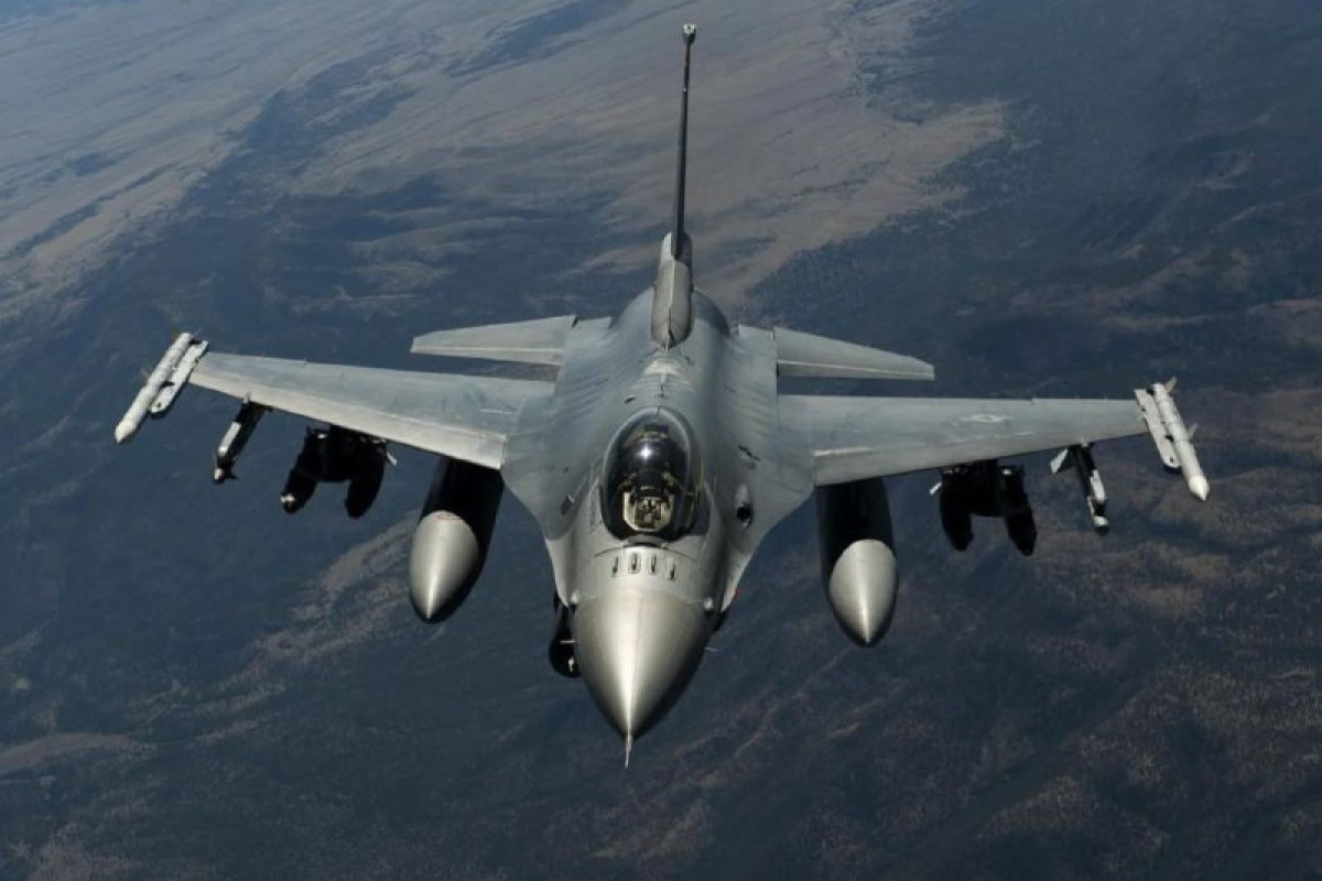 Mart Rutte: Ukraynaya F-16 qırıcılarının təhvil verilməsi imkanı müzakirə edilir