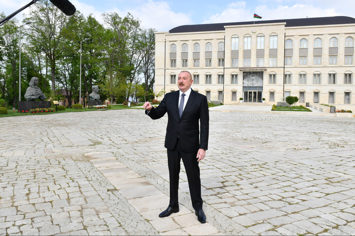 Prezident: Ulu Öndərin Azərbaycan xalqı qarşısında xidmətləri misilsizdir