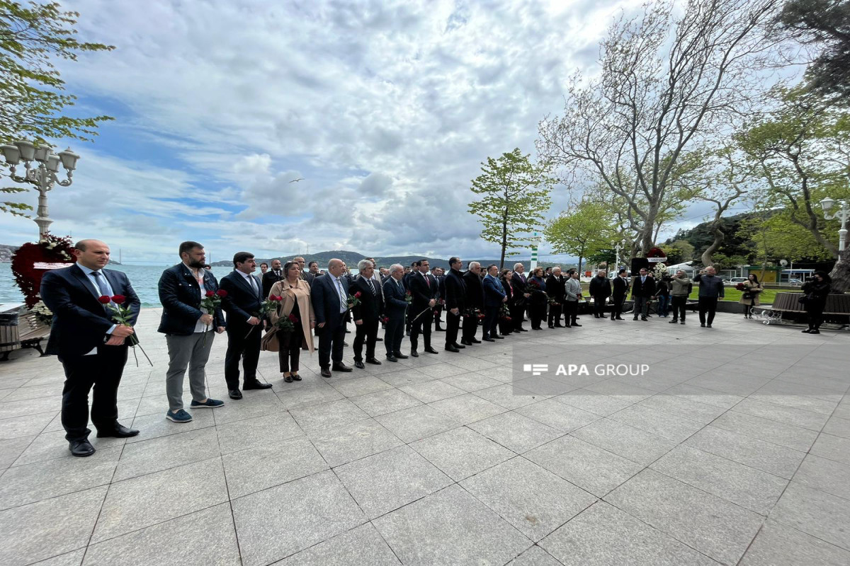 В Стамбуле почтили память общенационального лидера Азербайджана Гейдара Алиева - ФОТО 