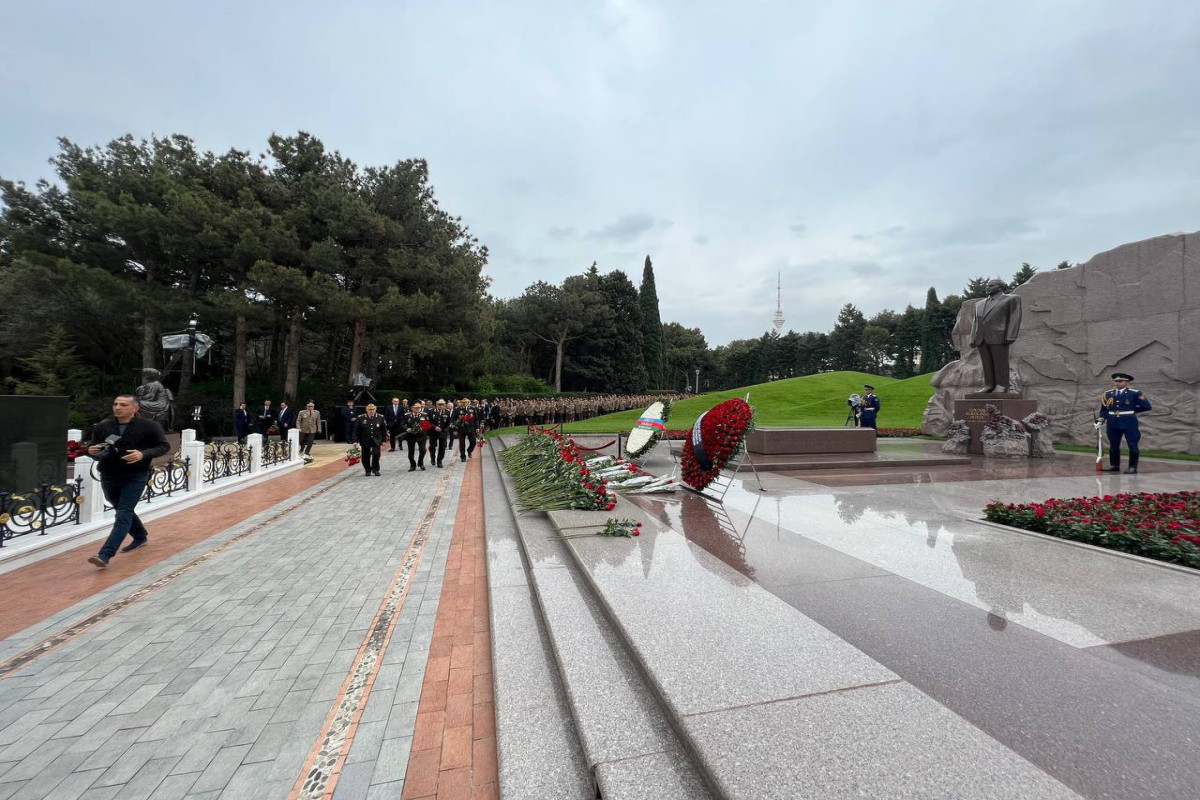Коллектив МЧС почтил память общенационального лидера Гейдара Алиева