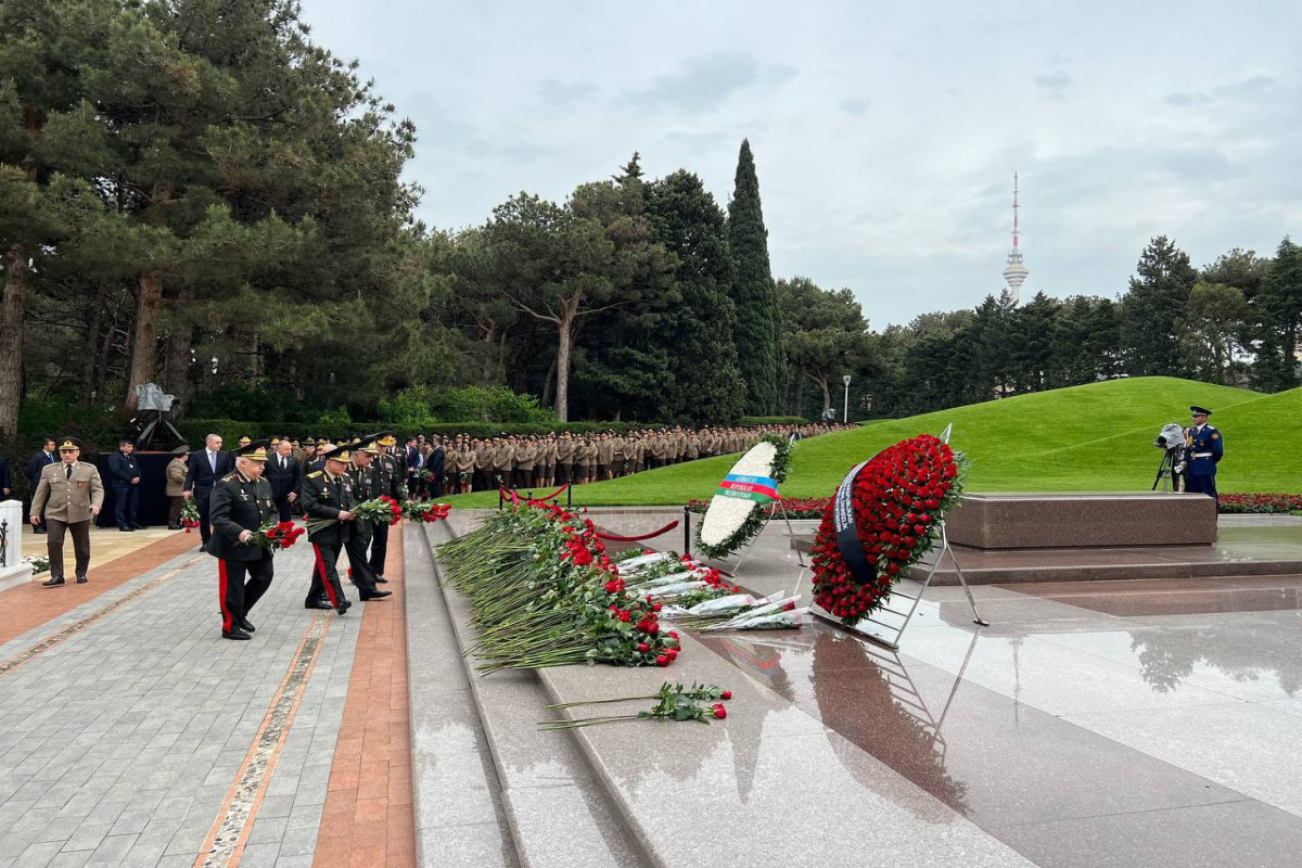 Коллектив МЧС почтил память общенационального лидера Гейдара Алиева