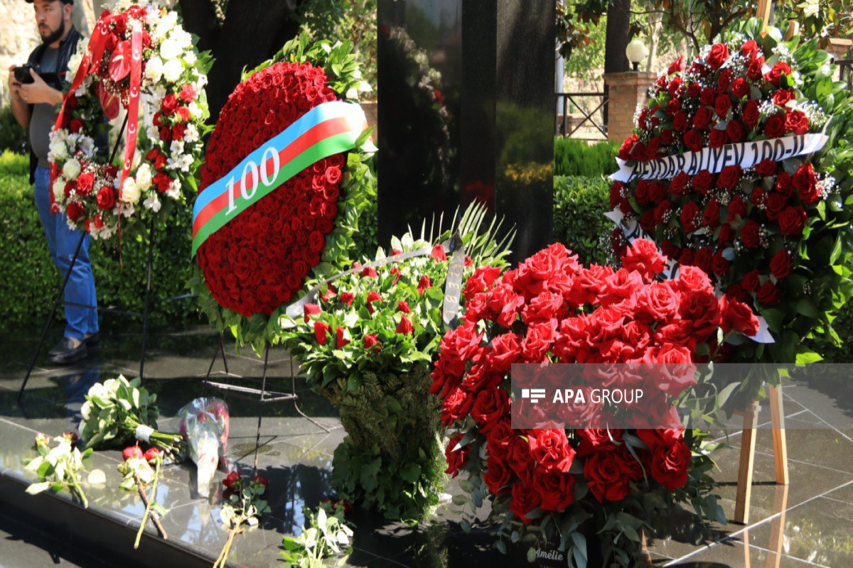 В Тбилисском Ботаническом саду заложен памятный гранатовый сад имени Гейдара Алиева-ФОТО 