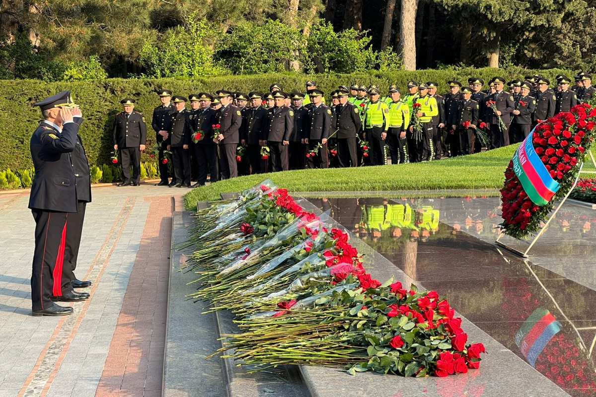 Личный состав Главного управления ГДП посетил могилу Гейдара Алиева-ФОТО 