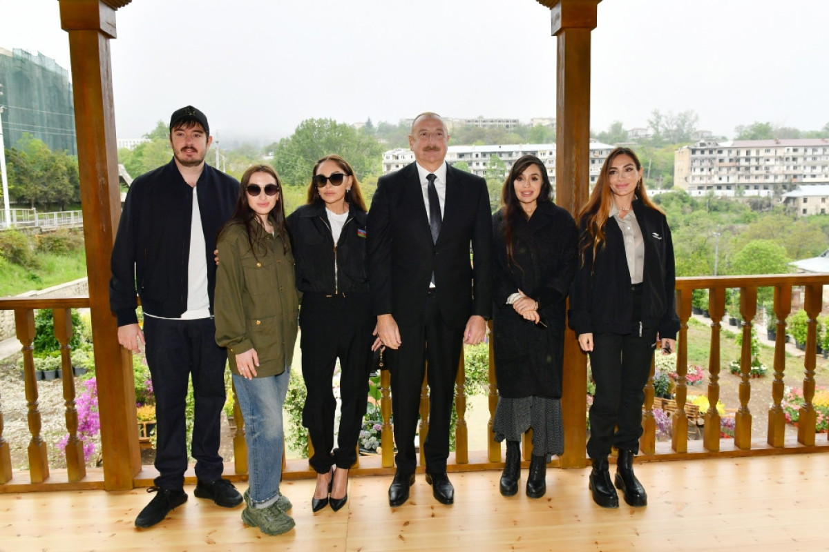 Президент и первая леди приняли участие в открытии Центра творчества в Шуше -ОБНОВЛЕНО 
