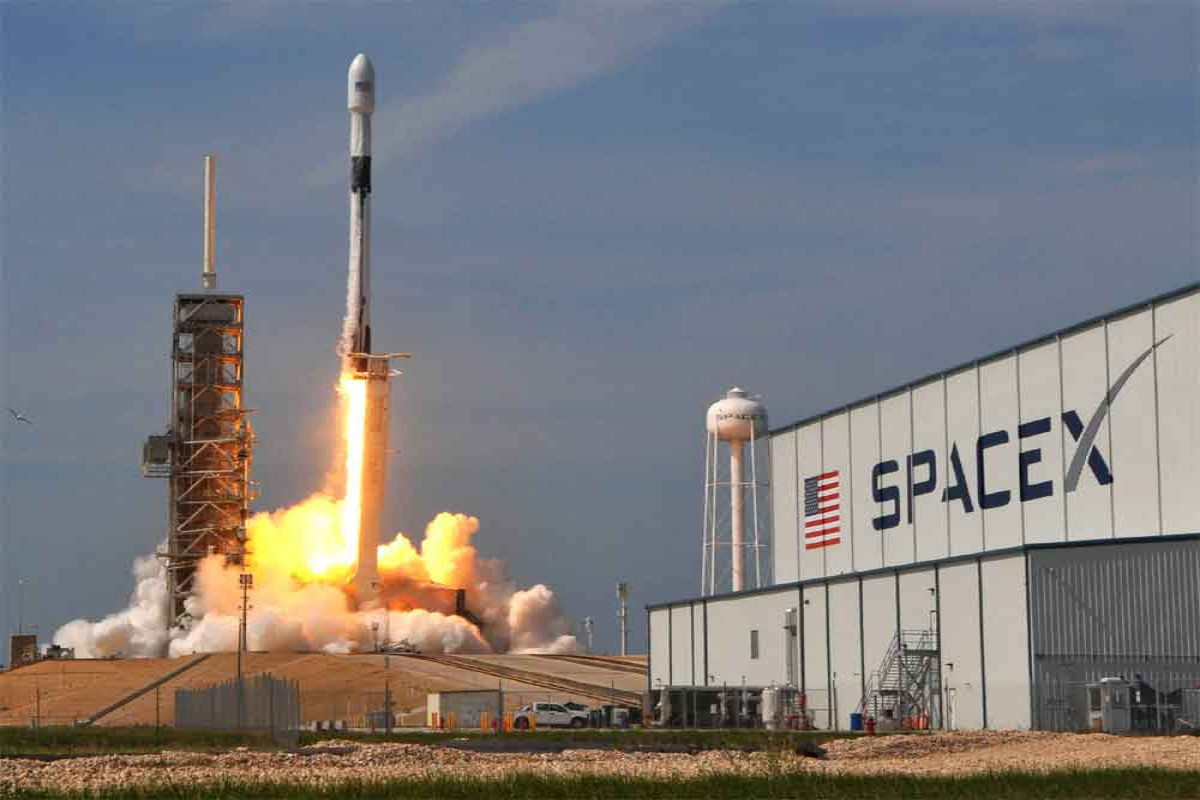 SpaceX launches 51 more Starlink internet satellites into space