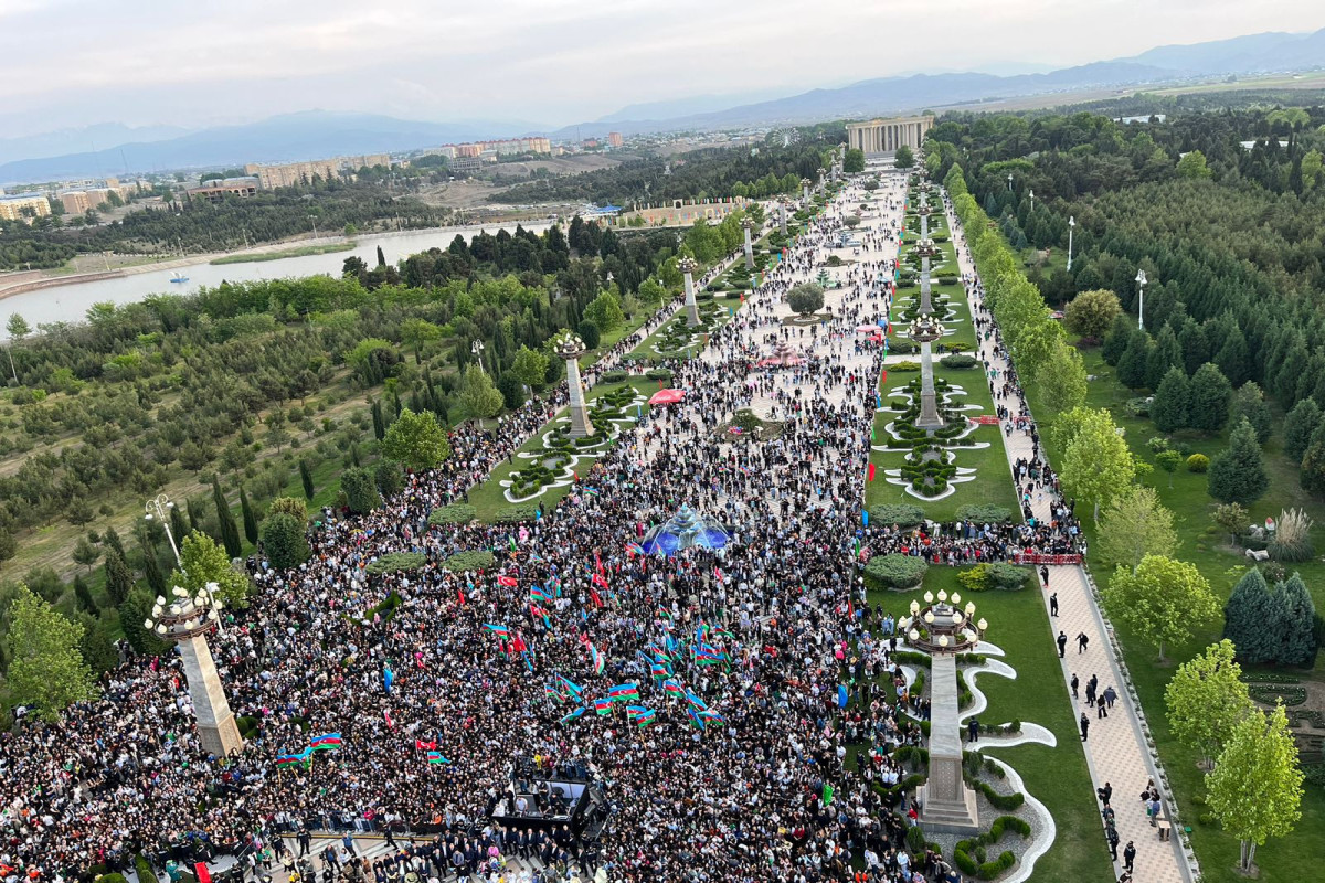 Gəncədə Heydər Əliyevin 100 illik yubileyi ilə bağlı konsert olub - FOTO 