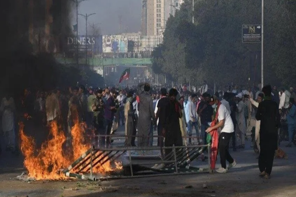 Число погибших в столкновениях в Пакистане достигло 10, пострадали 1750 человек-ОБНОВЛЕНО 