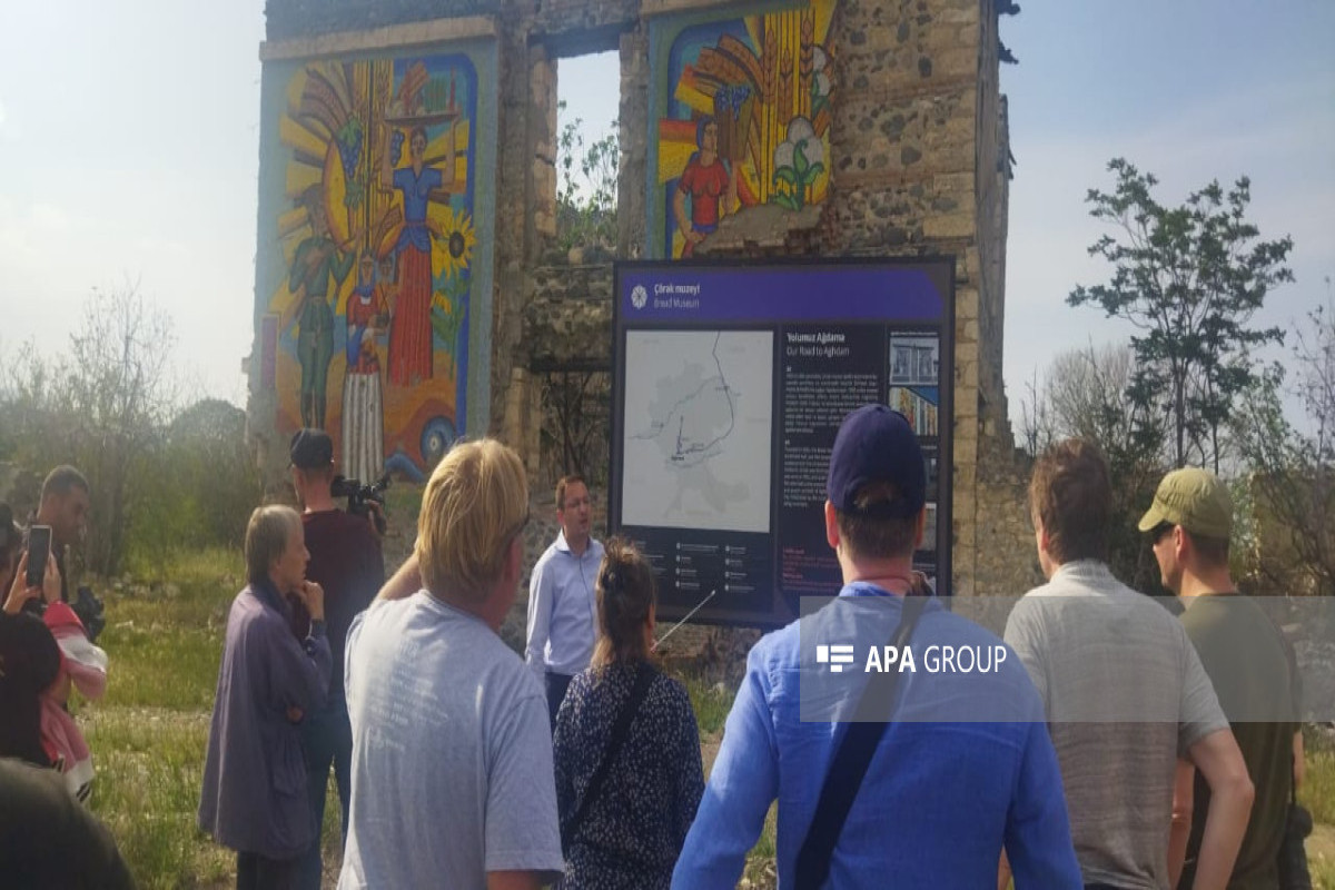 Swedish travelers visited Alley of Martyrs in Ağdam-PHOTO -UPDATED 