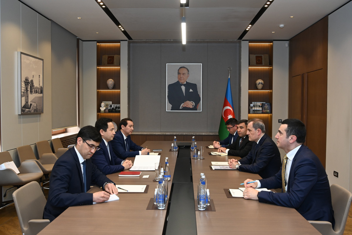 Kazakhstan's new ambassador presented copy of his credentials to Azerbaijani FM