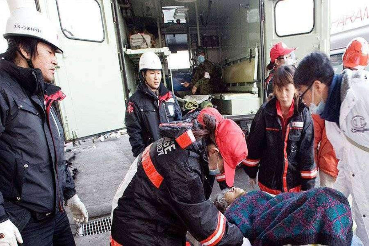 Атомобиль протаранил супермаркет в Японии, пять человек пострадали