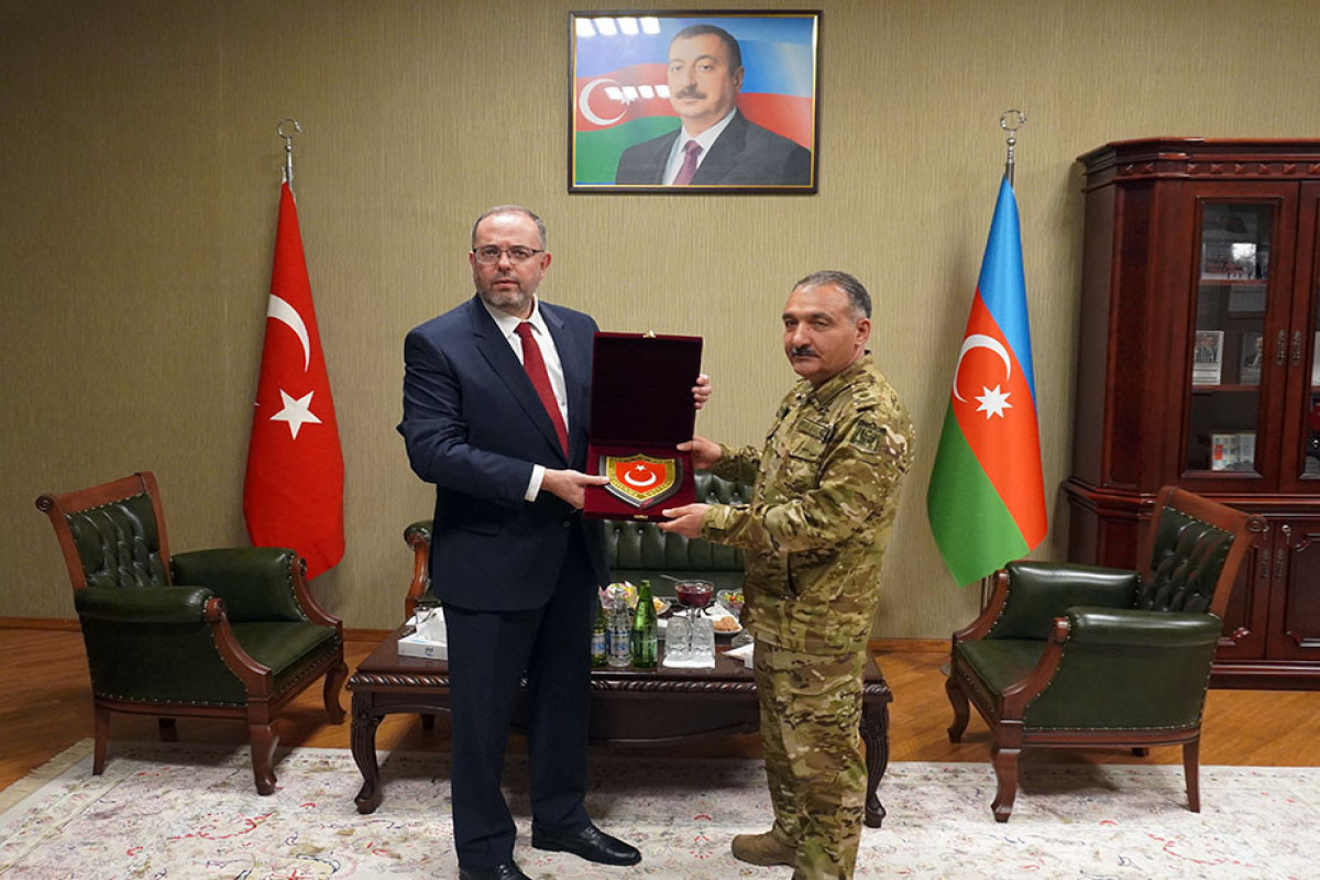Командующий Сухопутными войсками встретился с турецкой делегацией