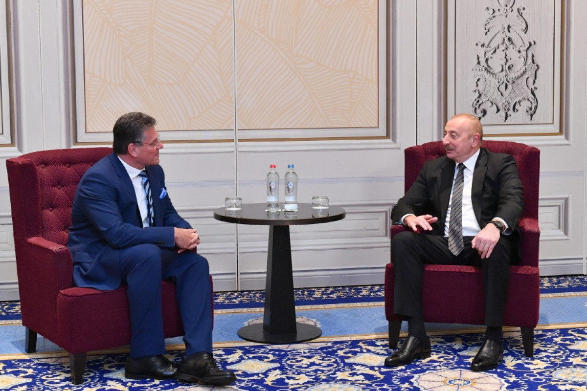 Президент Ильхам Алиев встретился с вице-президентом Европейской комиссии Марошем Шефчовичем