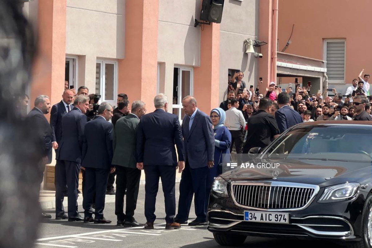 Prezident Ərdoğan səsvermədə iştirak edib: "Seçkilər problemsiz keçir" - FOTO 