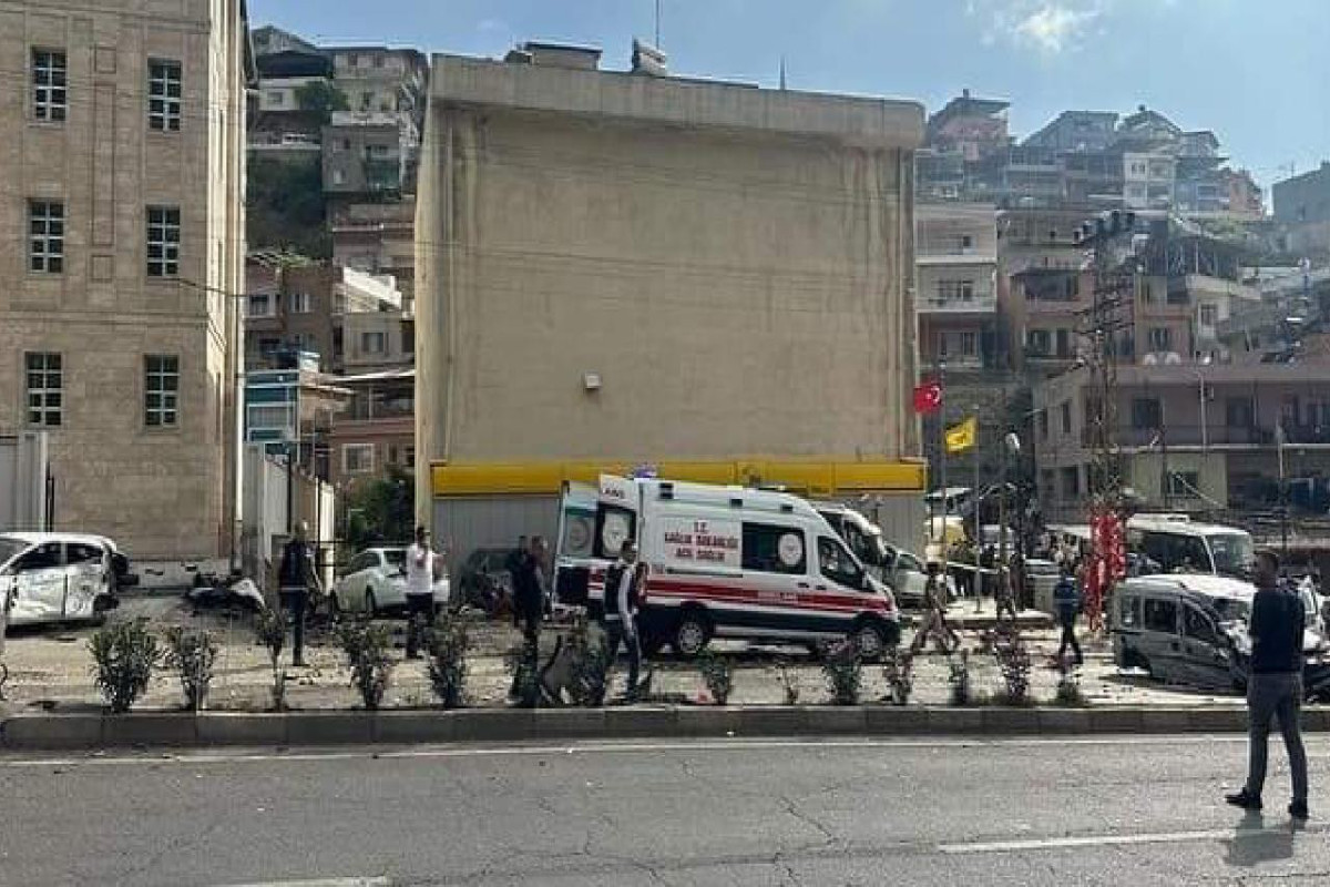 В ДТП с грузовиком в Турции погибли 3 человека