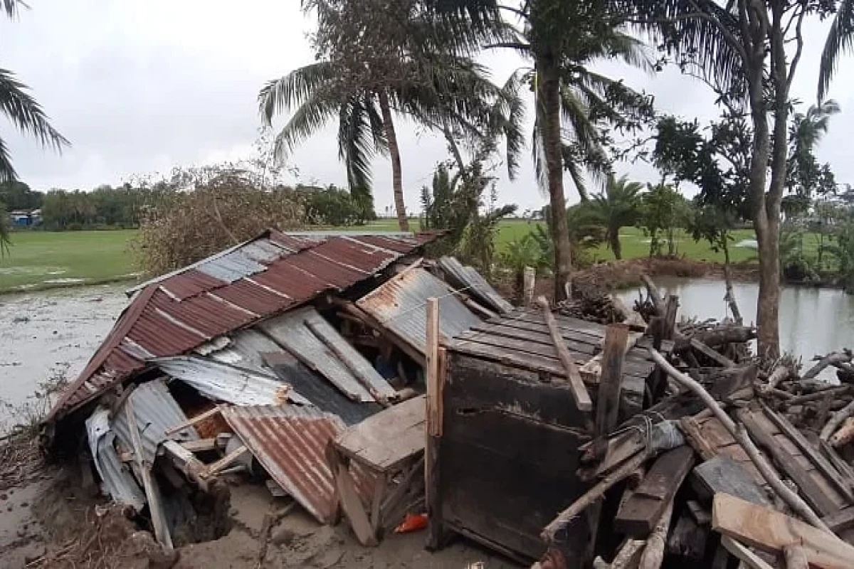 Cyclone Mocha leaves trail of destruction in southeastern Bangladesh