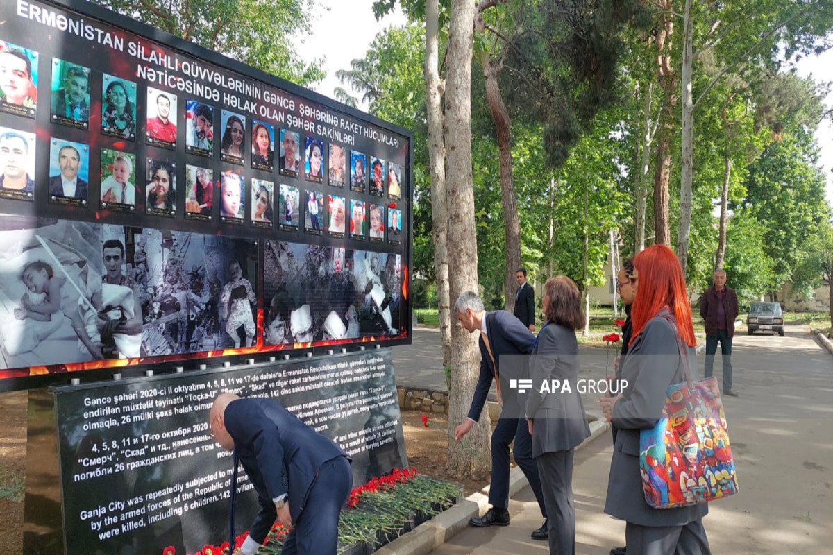 Fransa səfiri Gəncədə erməni terrorunun qurbanlarının xatirəsinə ucaldılan abidəni ziyarət edib - FOTO 
