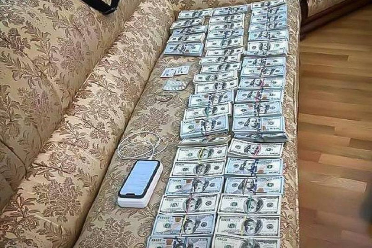 Ukrayna Ali Məhkəməsinin sədri rüşvət alarkən saxlanılıb - FOTO 