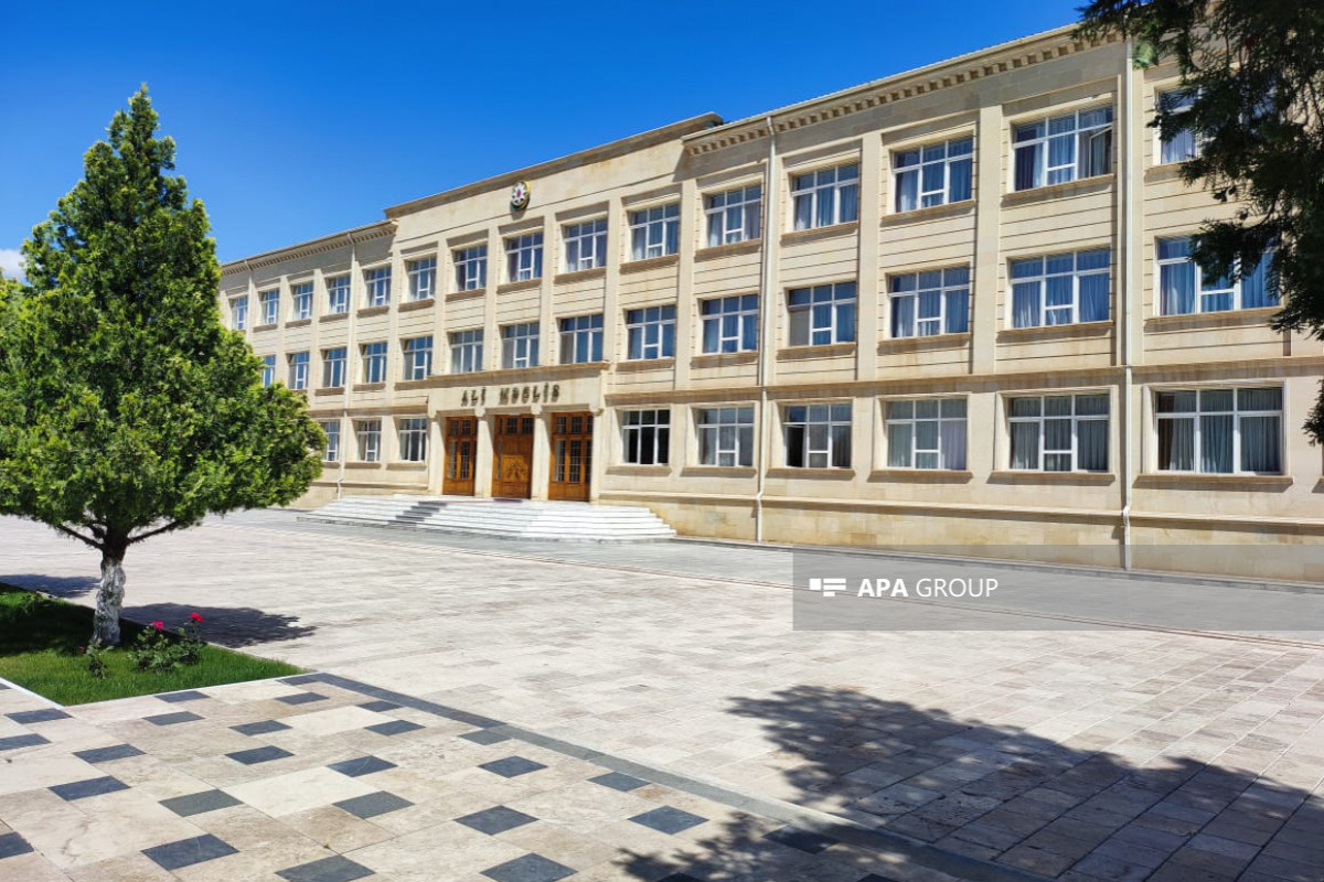 Naxçıvan Ali Məclisinin deputatlarının maaşı artırılıb