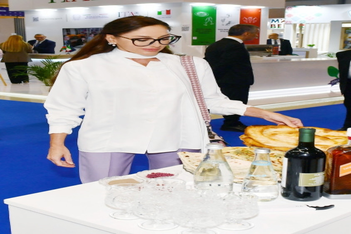 President Ilham Aliyev and First Lady Mehriban Aliyeva viewed the 16th "Caspian Agro" and the 28th "InterFood Azerbaijan" exhibitions-UPDATED 