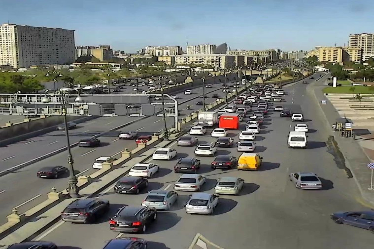 Paytaxtda sıxlıq müşahidə edilən yollar - SİYAHI 