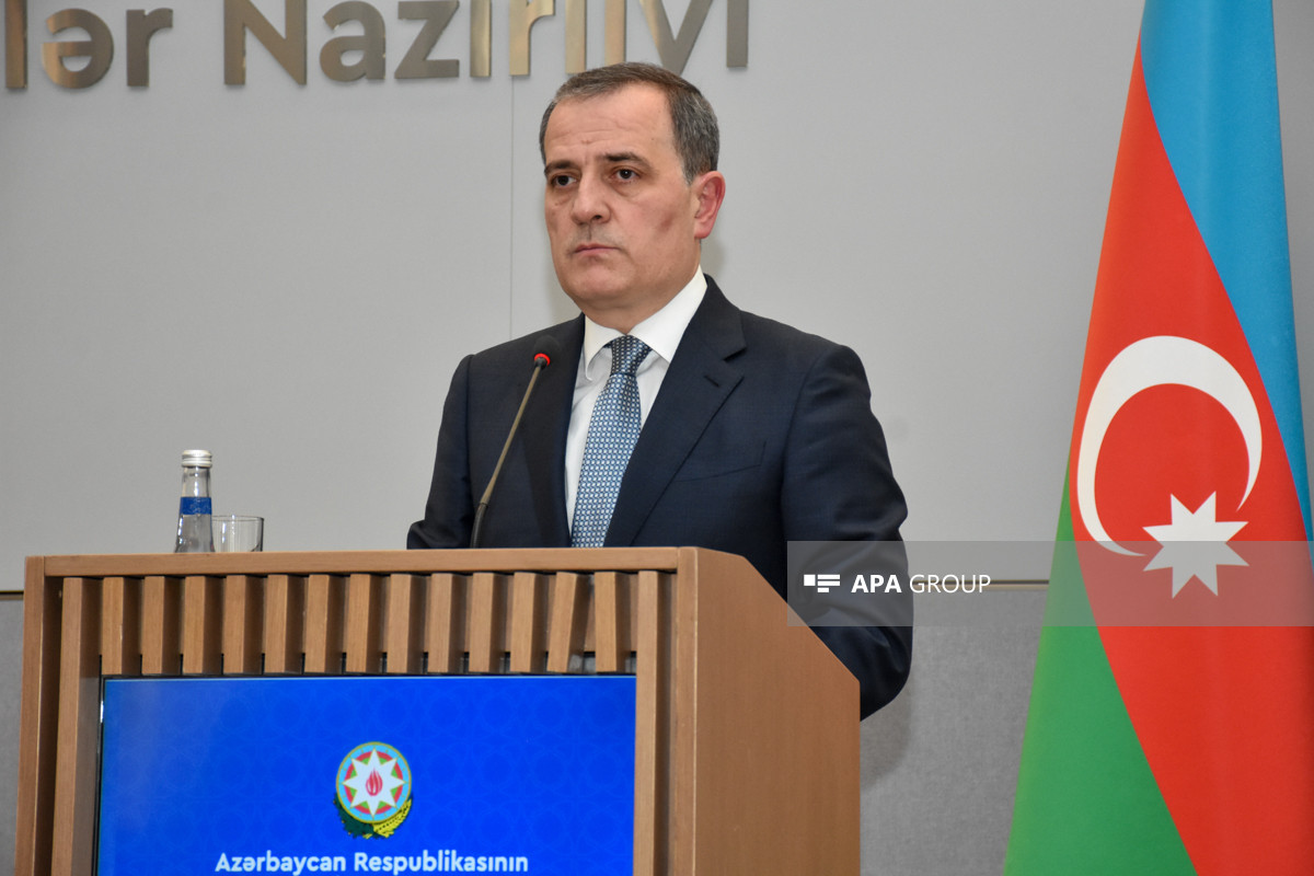 Ceyhun Bayramov Rusiyaya gedib, sabah Ermənistanla danışıqların növbəti raundu keçiriləcək