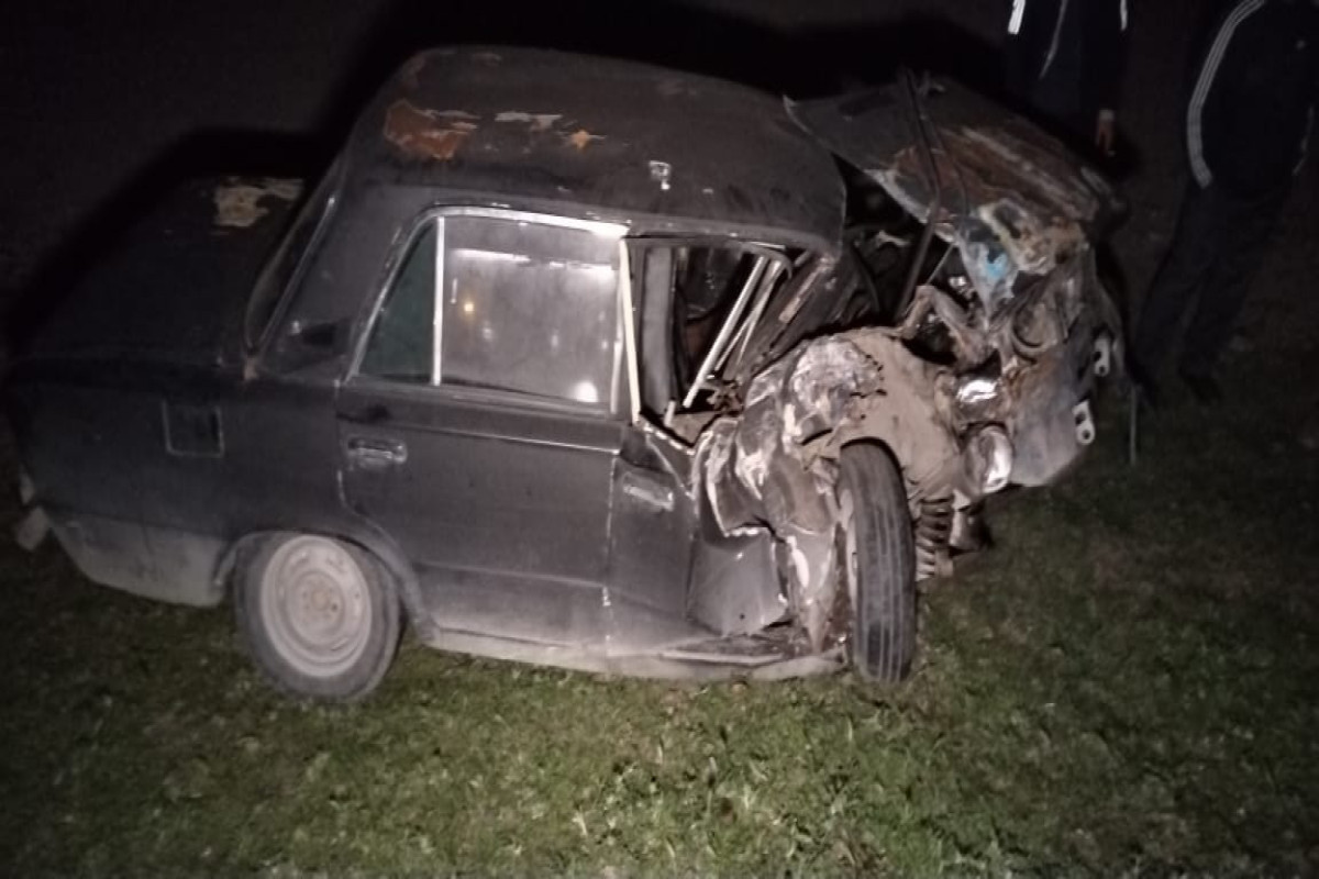 Oğuzda yol qəzası zamanı 38 yaşlı sürücü xəsarət alıb