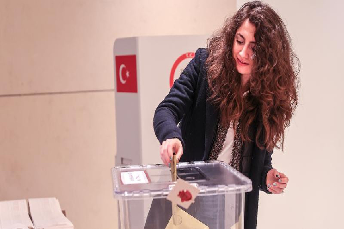 Turkish citizens started voting in II round of presidential elections in Azerbaijan's Ganja city