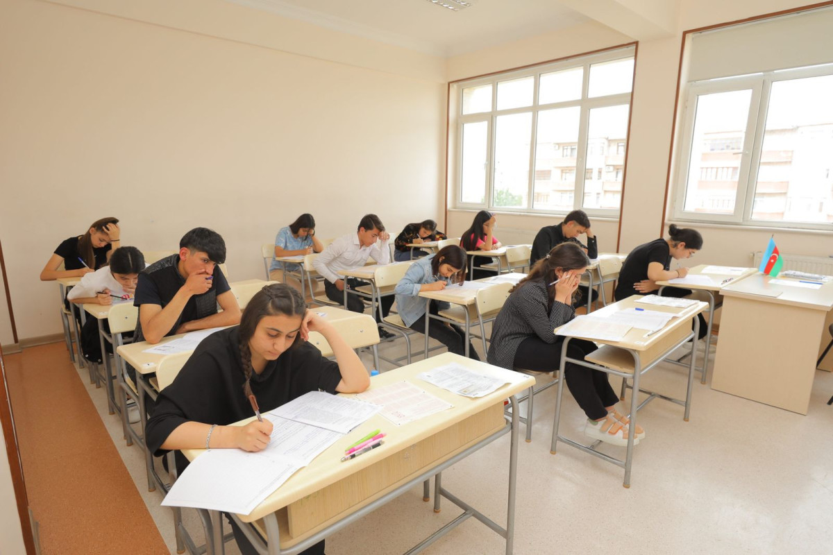 III ixtisas qrupu üzrə bu gün keçirilən imtahanın test tapşırıqlarının cavabları açıqlanıb