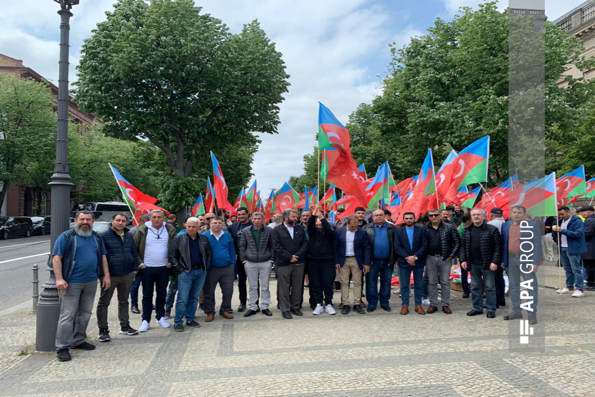 Protest action started in Berlin on anniversary of Khordad events-<span class="red_color">PHOTO-<span class="red_color">VIDEO