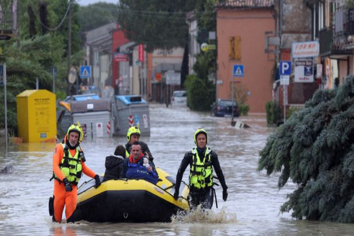 İtaliyada daşqına görə 36 mindən çox insan təxliyə edilib
