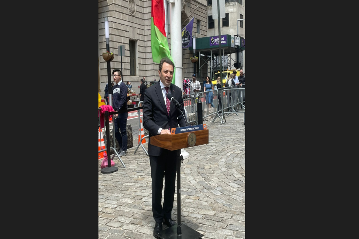 Azerbaijan flag raised in New York on the occasion of Independence Day-PHOTO 