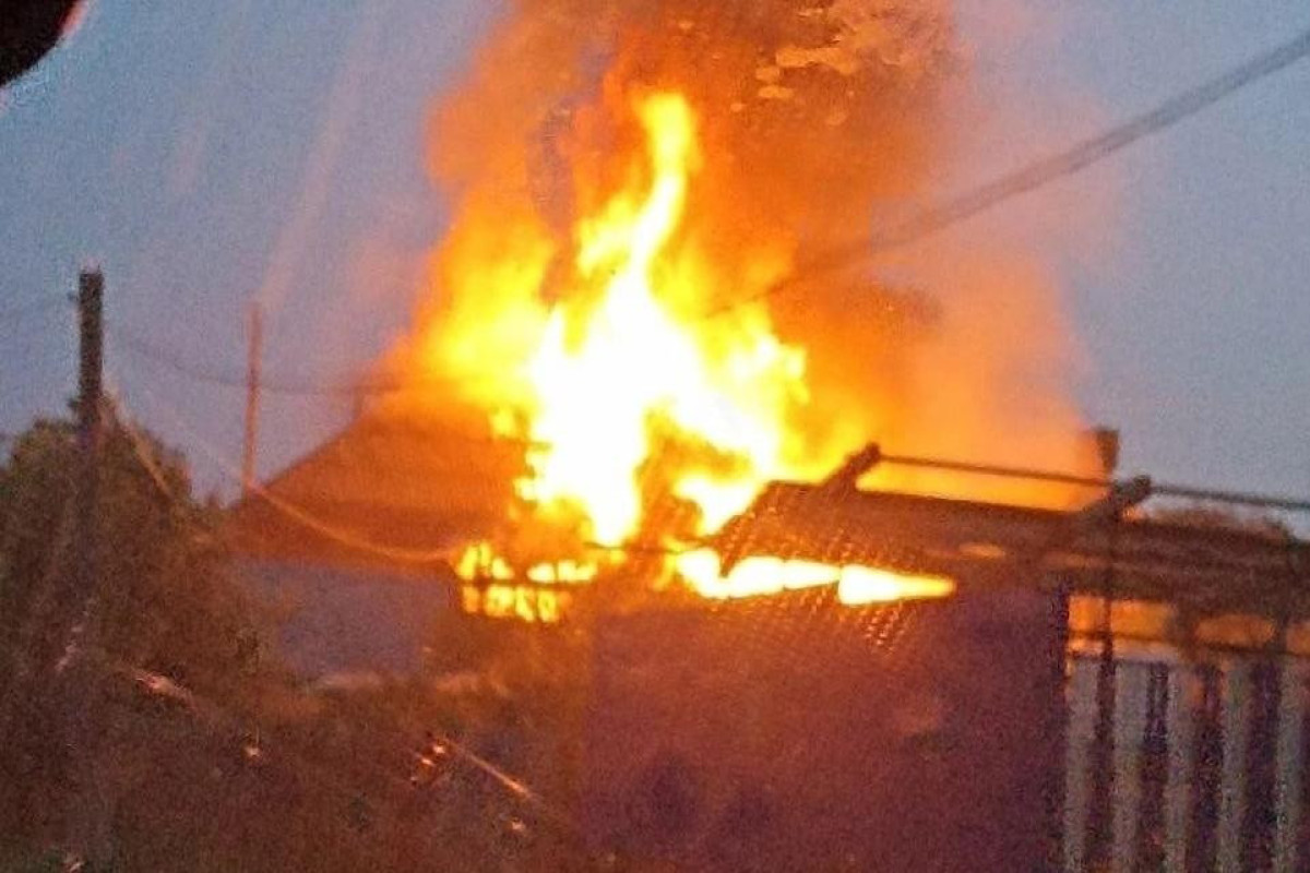 Четыре человека погибли при пожаре в частном доме в России