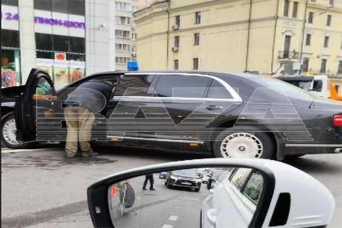 Patriarx Kirillə məxsus olduğu iddia edilən avtomobil Moskvada qəzaya düşüb