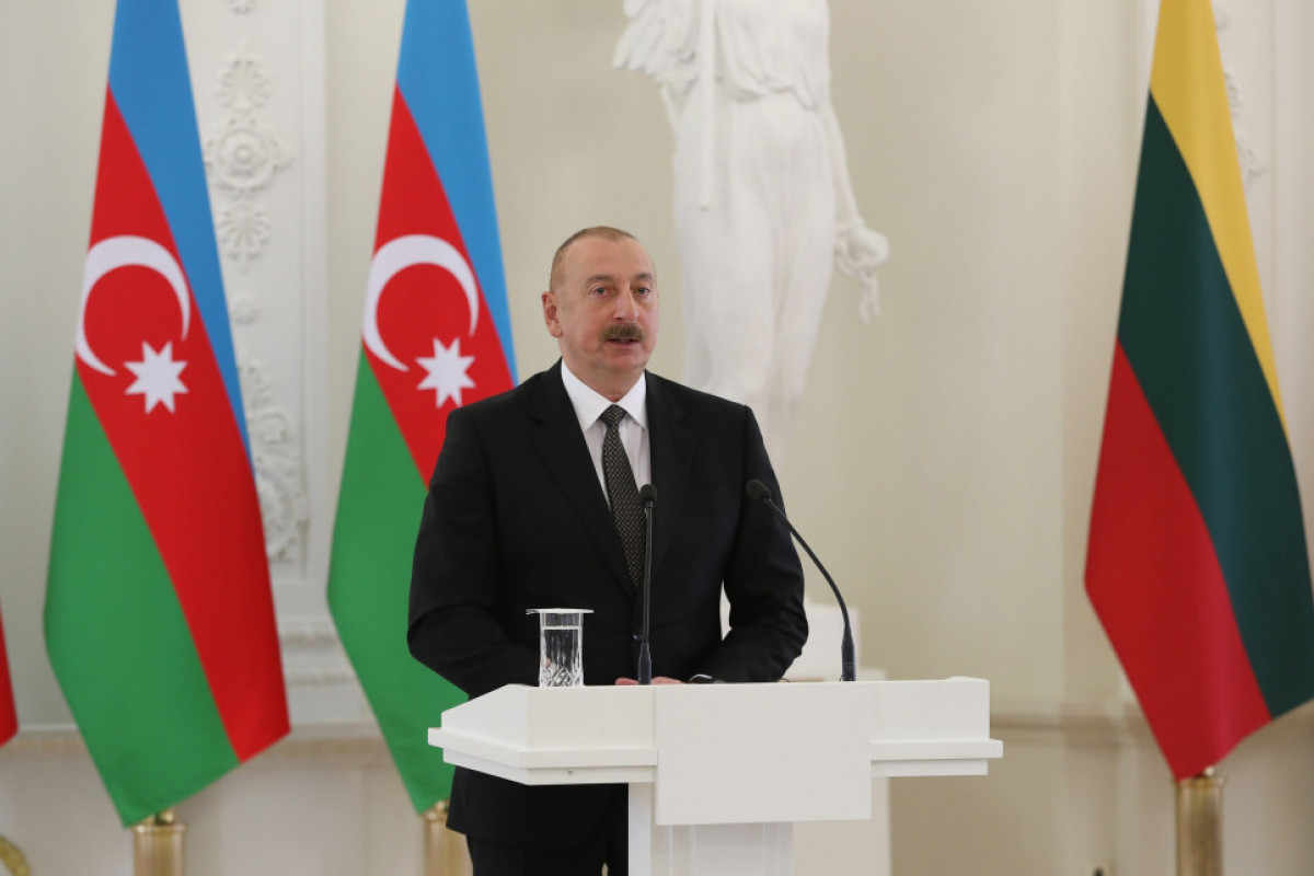 Prezident: Azərbaycanla Litva arasında çox fəal siyasi dialoq aparılır