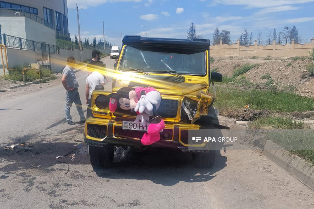 Gəncədə "Gelandewagen" aşıb  - FOTO 